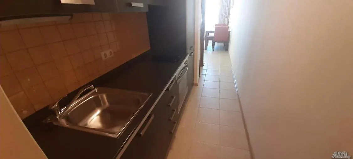 Sunset Apartment,Aluna ポモリエ